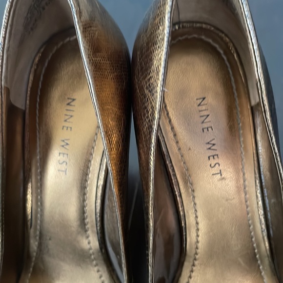 Nine west Bronze alligator print leather 4" pumps size 7.5 - Picture 10 of 11